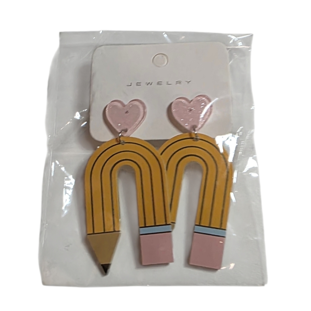Acrylic Pierced Pencil Dangle Earrings Pink Heart Studs NIP - Picture 2 of 3